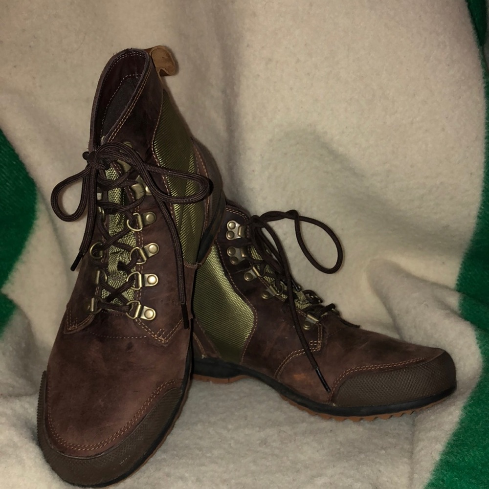 Sorel Akeny Mid Boot